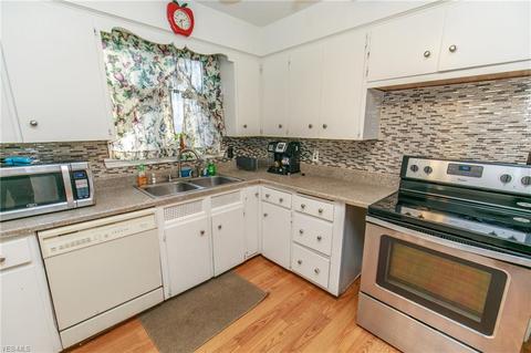 242 Cornell Ave, Elyria, OH 44035 photo 6
