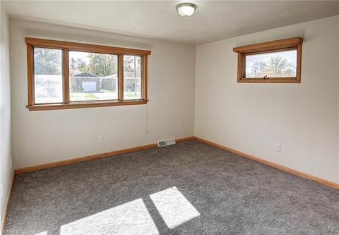 2035 E 37th St, Lorain, OH 44055 photo 14