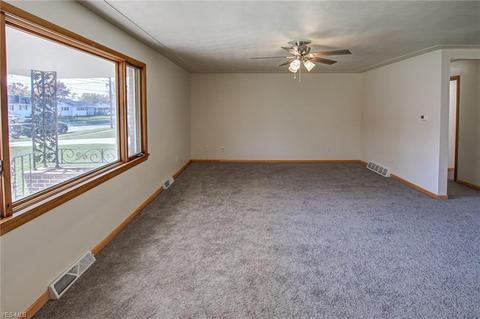 2035 E 37th St, Lorain, OH 44055 photo 8