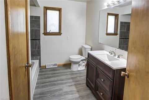 2035 E 37th St, Lorain, OH 44055 photo 15