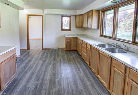 2035 E 37th St, Lorain, OH 44055 photo 5