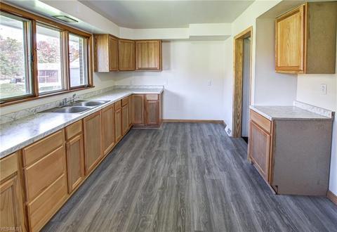 2035 E 37th St, Lorain, OH 44055 photo 4