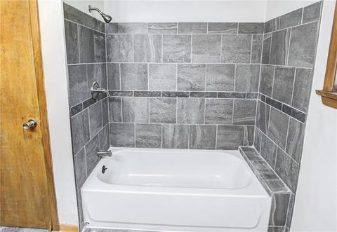 2035 E 37th St, Lorain, OH 44055 photo 17