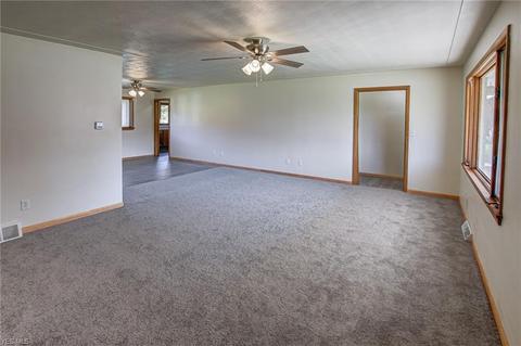 2035 E 37th St, Lorain, OH 44055 photo 9