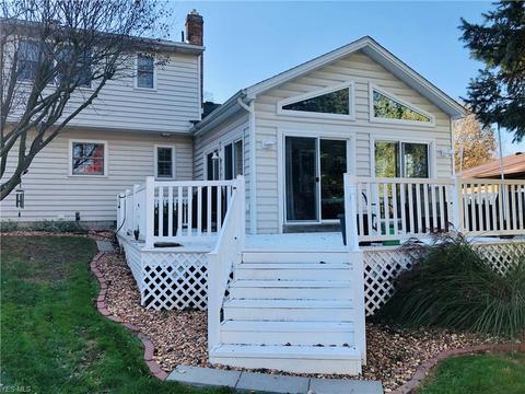 8059 Forest Lake Dr, Boardman, OH 44512 photo 2