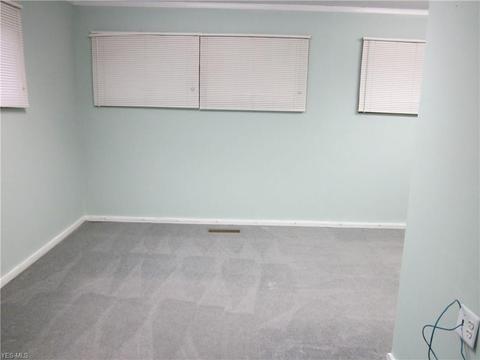 355 Adrian Dr, Berea, OH 44017 photo 29