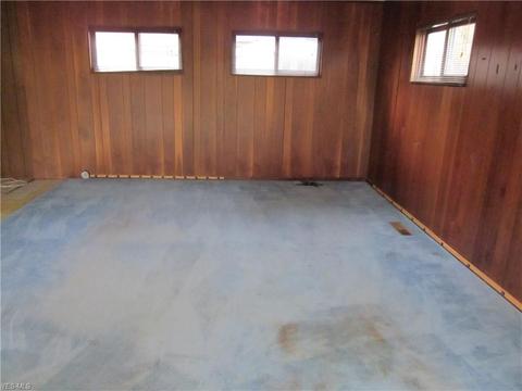 355 Adrian Dr, Berea, OH 44017 photo 21