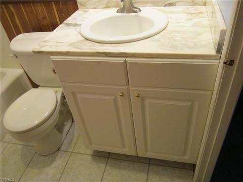 355 Adrian Dr, Berea, OH 44017 photo 28
