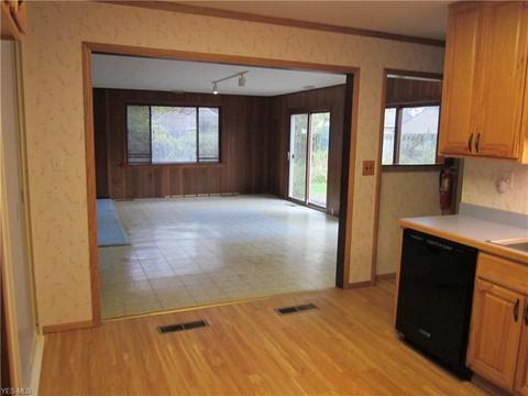 355 Adrian Dr, Berea, OH 44017 photo 11