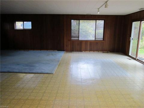 355 Adrian Dr, Berea, OH 44017 photo 12