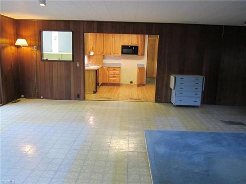 355 Adrian Dr, Berea, OH 44017 photo 15