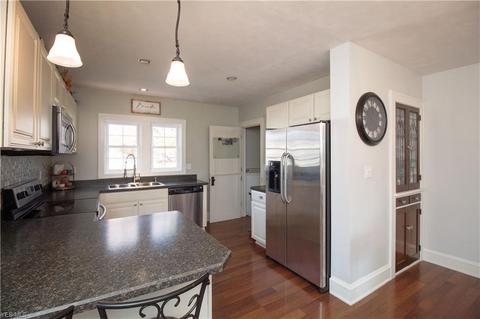6910 Forest Ave, Parma, OH 44129 photo 10