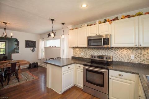 6910 Forest Ave, Parma, OH 44129 photo 14