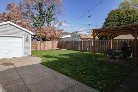 6910 Forest Ave, Parma, OH 44129 photo 4