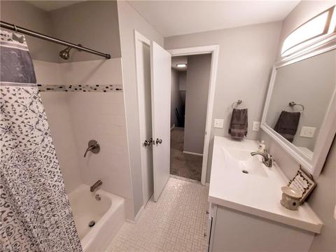4501 Maple Hill Dr, Seven Hills, OH 44131 photo 20