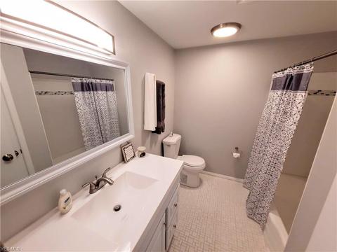 4501 Maple Hill Dr, Seven Hills, OH 44131 photo 19