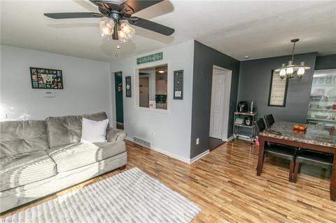 206 University Ave, Elyria, OH 44035 photo 4