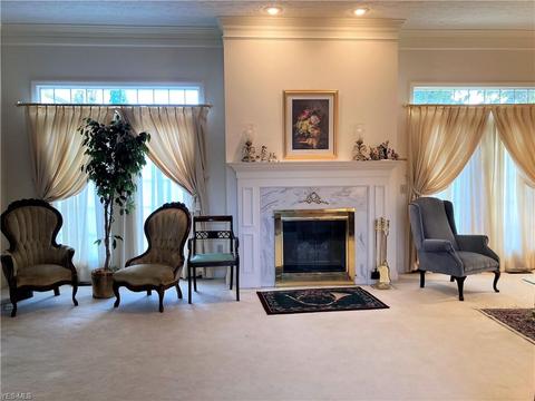 6816 Red Deer Cir NW, Canton, OH 44708 photo 4