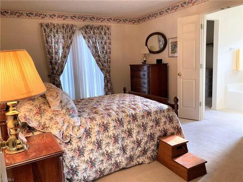 6816 Red Deer Cir NW, Canton, OH 44708 photo 8