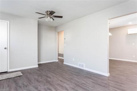 40945 Myrtle Ct, Elyria, OH 44035 photo 8