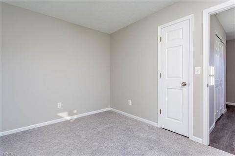 40945 Myrtle Ct, Elyria, OH 44035 photo 28