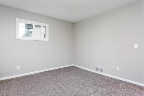 40945 Myrtle Ct, Elyria, OH 44035 photo 17