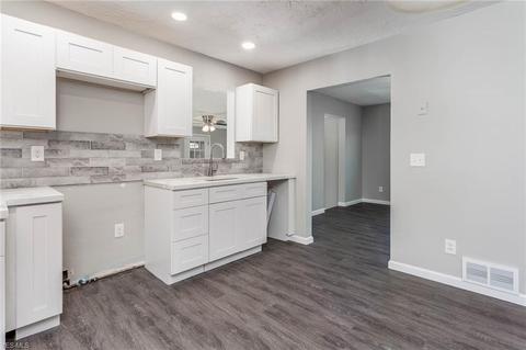 40945 Myrtle Ct, Elyria, OH 44035 photo 12