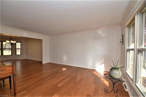 36032 Derby Downs Dr, Solon, OH 44139 photo 3