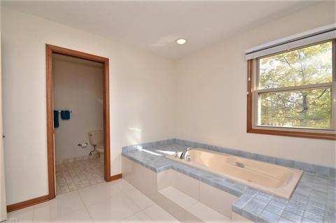 36032 Derby Downs Dr, Solon, OH 44139 photo 18