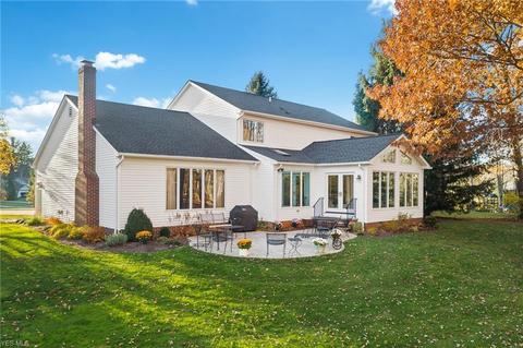 34525 Appleview Way, Solon, OH 44139 photo 2