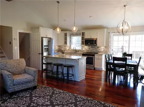 8296 Wright Rd, Broadview Heights, OH 44147 photo 4