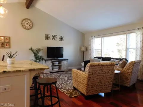 8296 Wright Rd, Broadview Heights, OH 44147 photo 2