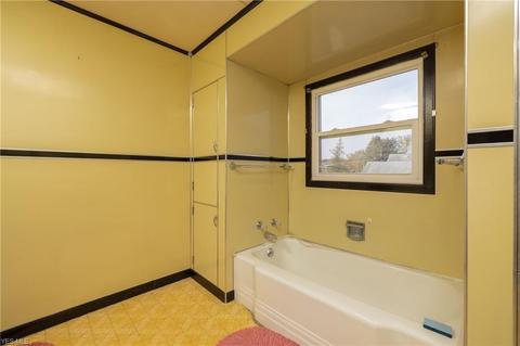 323 Spring St, Dennison, OH 44621 photo 18