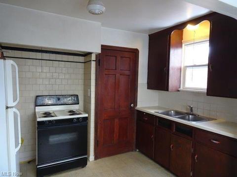 5248 State Rd, Parma, OH 44134 photo 5
