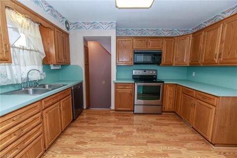 5502 Forest Ave, Parma, OH 44129 photo 4