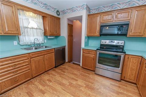 5502 Forest Ave, Parma, OH 44129 photo 6