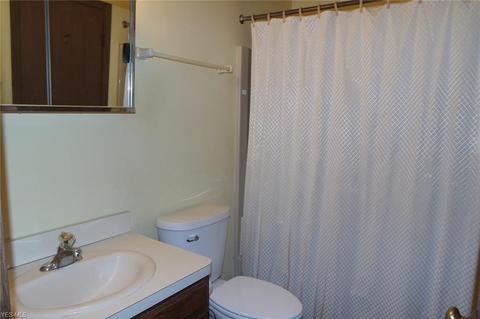 2977 Reeves Rd, Willoughby, OH 44094 photo 9