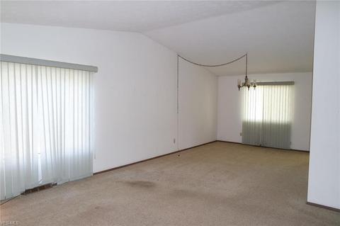 2977 Reeves Rd, Willoughby, OH 44094 photo 3