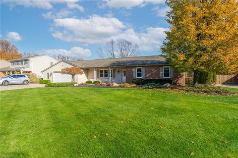 5671 Loretta Dr, Boardman, OH 44512 photo 2