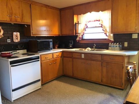 408 E 2nd St, Dover, OH 44622 photo 6