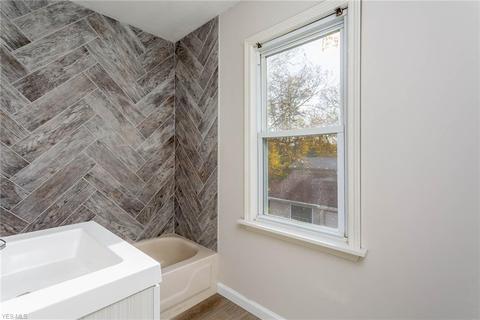 247 Bellfield Ave, Elyria, OH 44035 photo 26