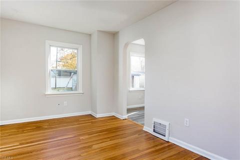 247 Bellfield Ave, Elyria, OH 44035 photo 8