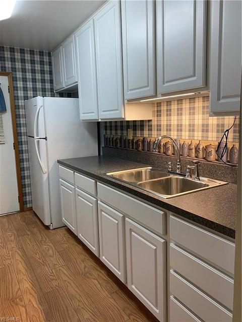 1346 E 27th St, Ashtabula, OH 44004 photo 3