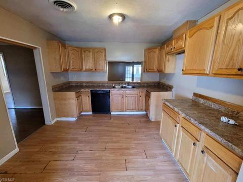 5435 Madison Ave, Ashtabula, OH 44004 photo 3