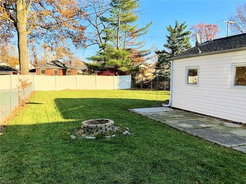 205 Roosevelt Ave, Elyria, OH 44035 photo 2