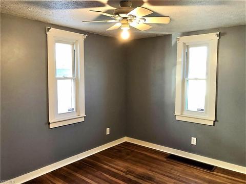 205 Roosevelt Ave, Elyria, OH 44035 photo 14