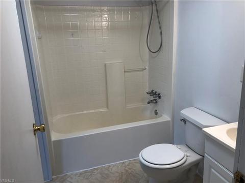 521 N Broadway St, Barnesville, OH 43713 photo 19