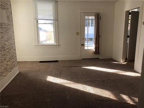 521 N Broadway St, Barnesville, OH 43713 photo 8