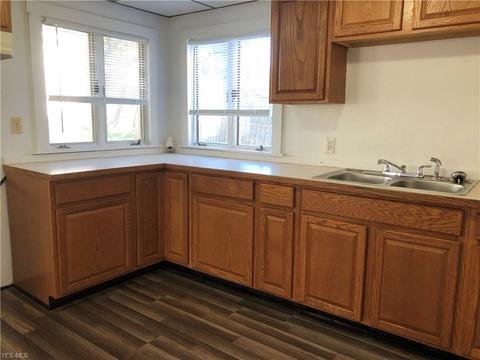 521 N Broadway St, Barnesville, OH 43713 photo 24
