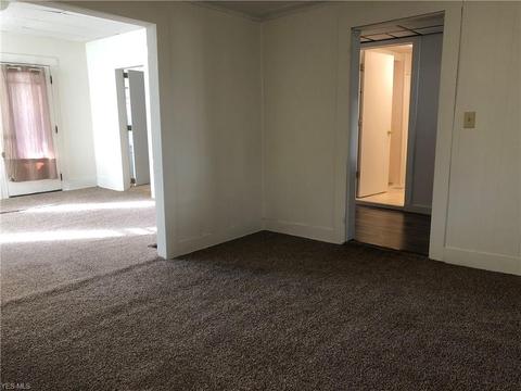 521 N Broadway St, Barnesville, OH 43713 photo 13